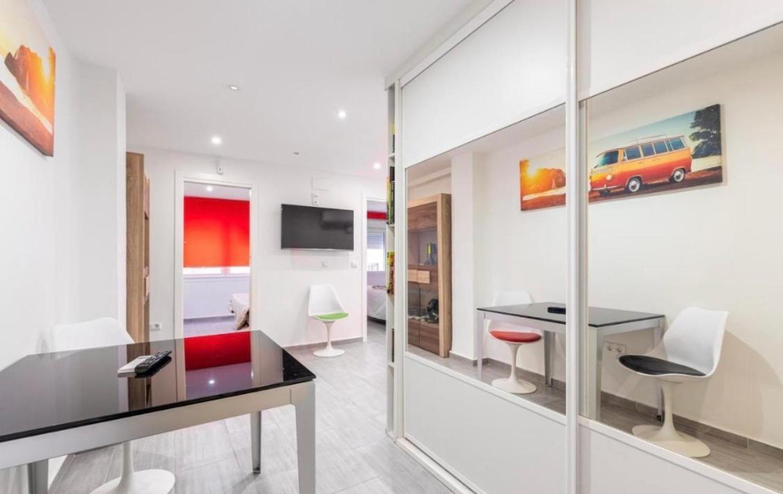 Vialia Apartamentos Suites Malaga Zewnętrze zdjęcie