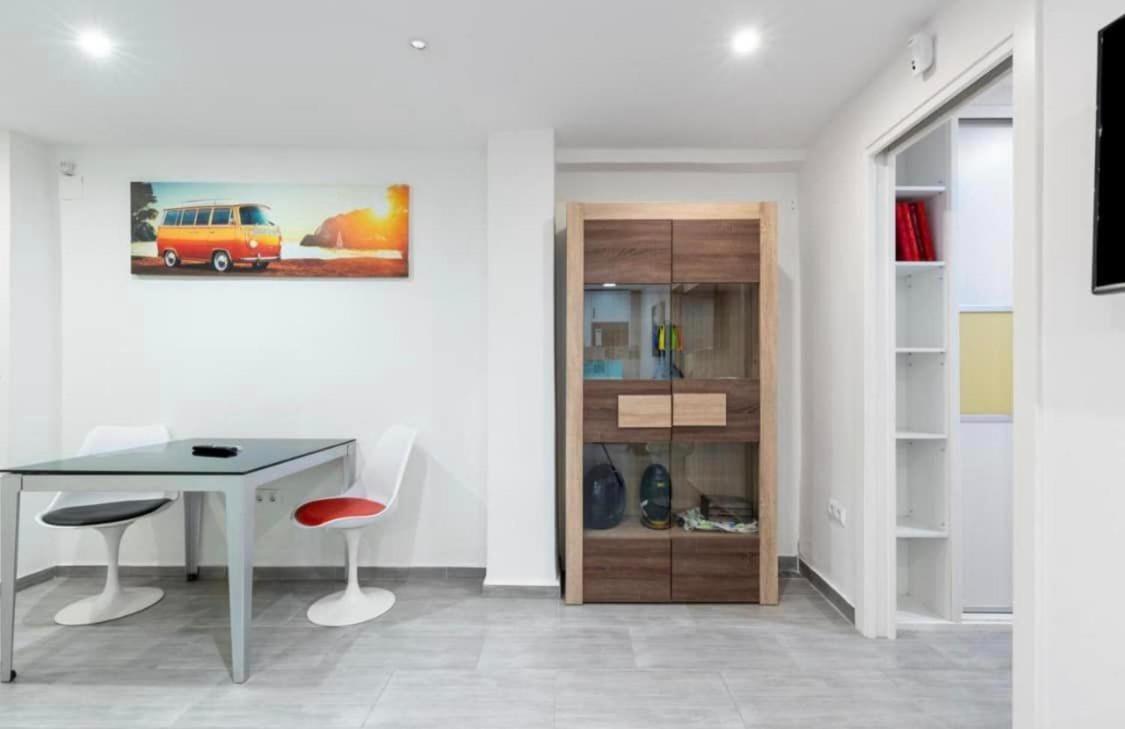 Vialia Apartamentos Suites Malaga Zewnętrze zdjęcie