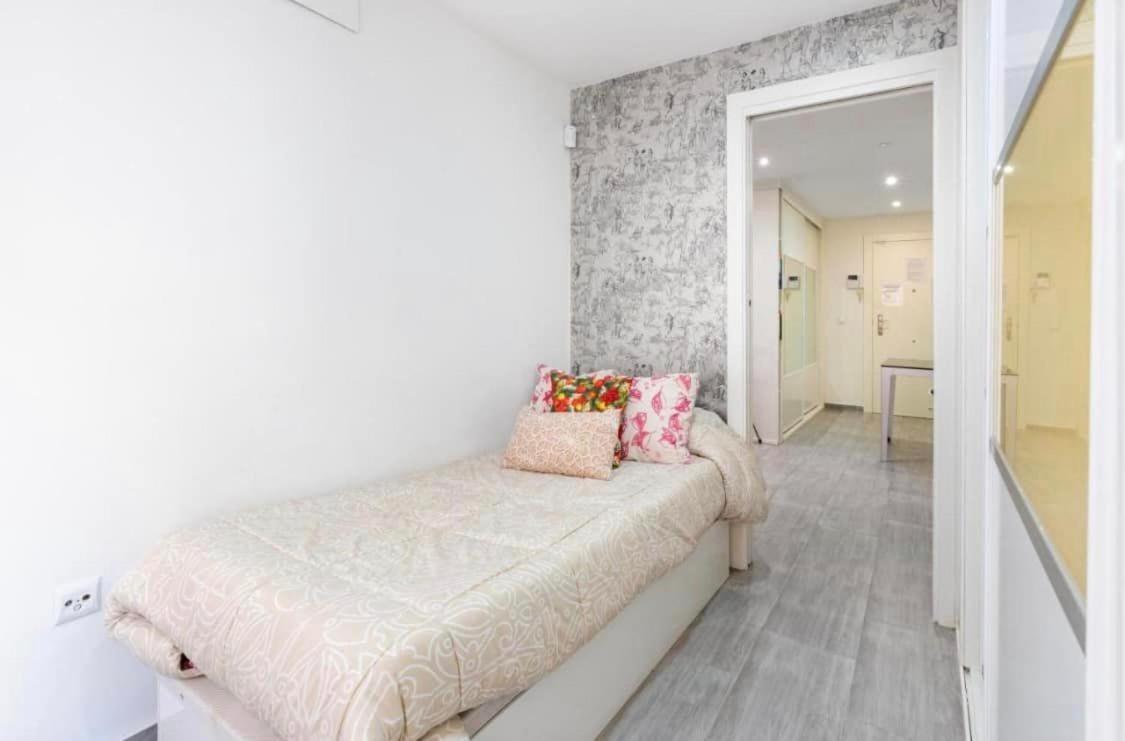 Vialia Apartamentos Suites Malaga Zewnętrze zdjęcie