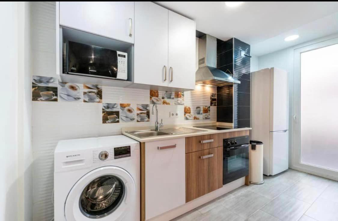 Vialia Apartamentos Suites Malaga Zewnętrze zdjęcie